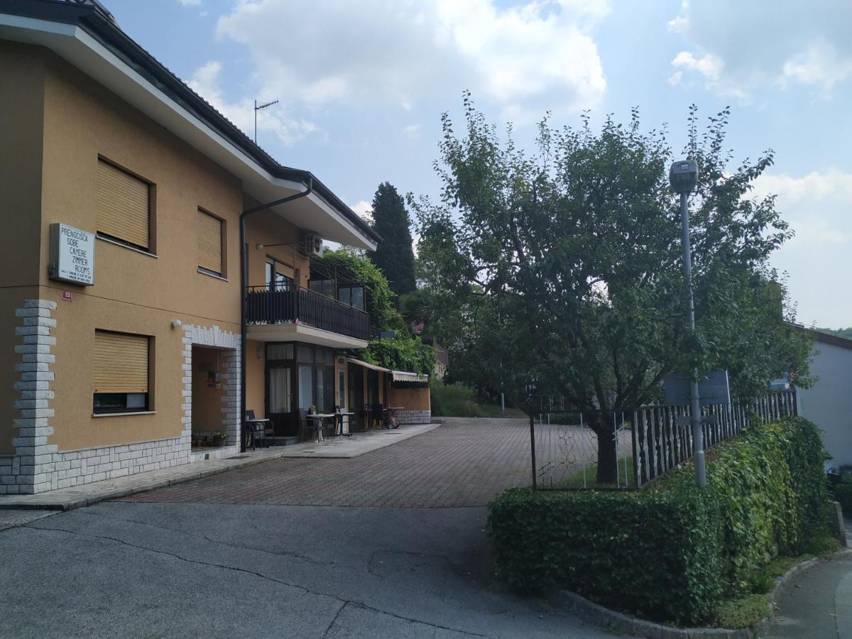 Accomodation Pertout Nova Gorica Buitenkant foto
