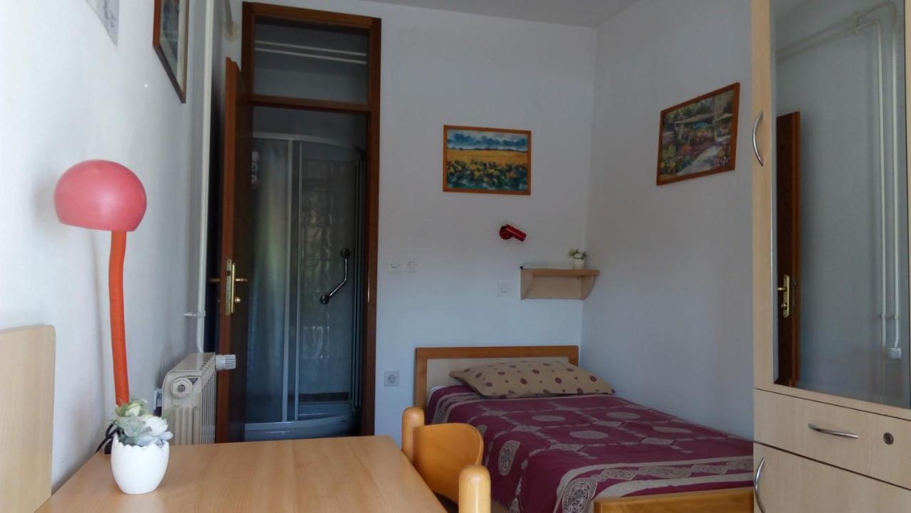Accomodation Pertout Nova Gorica Buitenkant foto